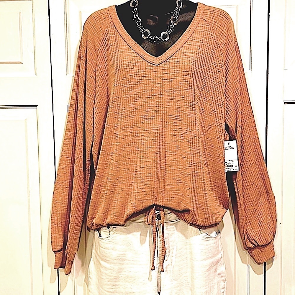 Sonoma V-Neck Women’s Top Size Large NWT